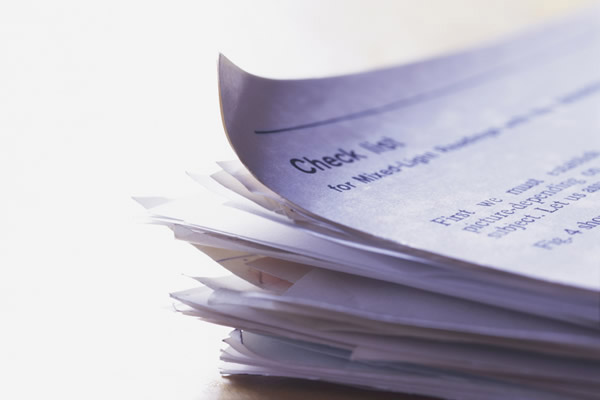 カードローンの契約で必要な書類は何ですか？